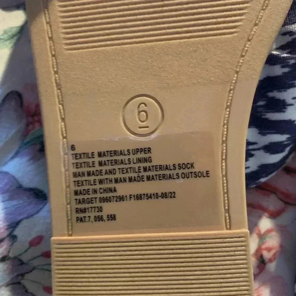 Universal Threads Ladies Blue and White Sandals Size 6 - Picture 4 of 5